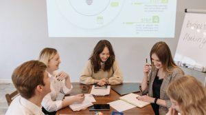 Agusti-Asociados_abogados-y-asesores_gestoria-barcelona_España_asesoria_abogados_reunion